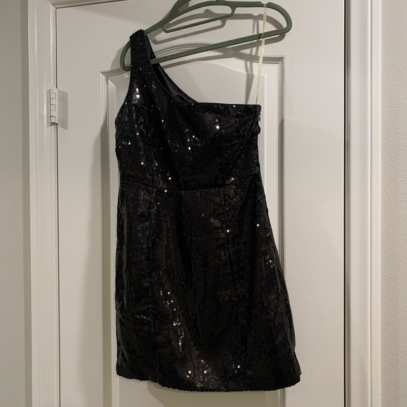Black One Shoulder Sequins Dress - Picture 1 of 5